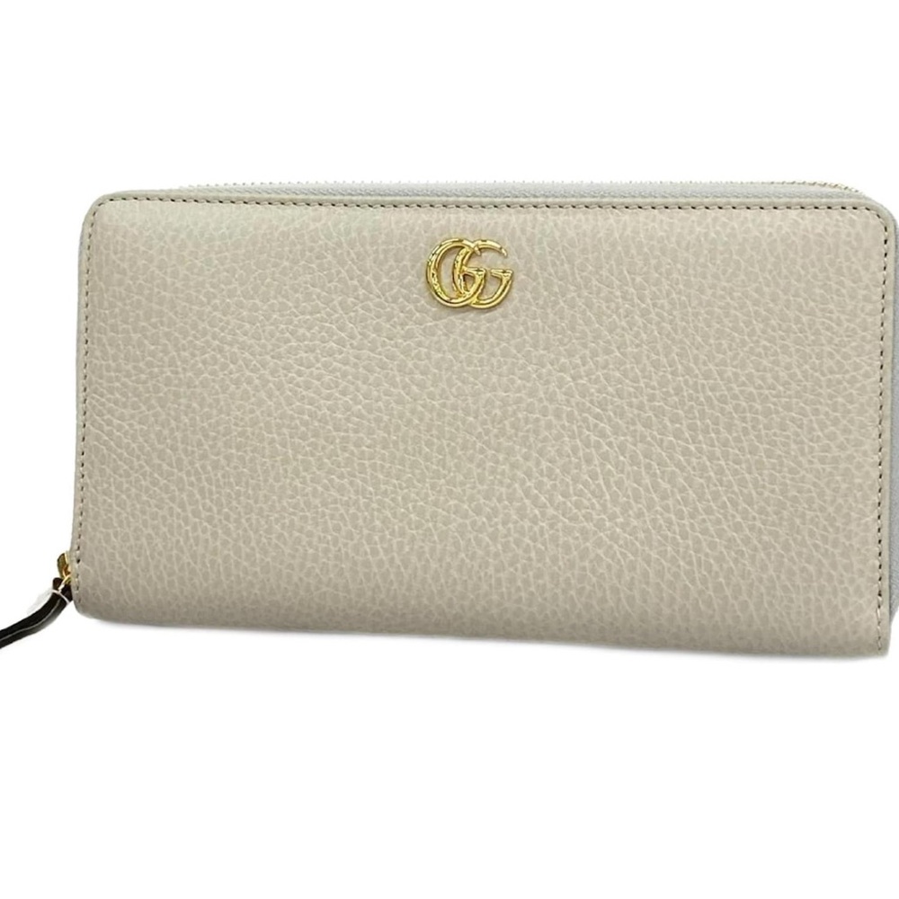 897. Gucci Beige Leather Wallet with Gold Logo